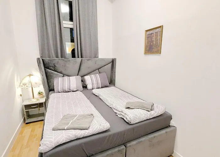 Comfortable In Lugner Area