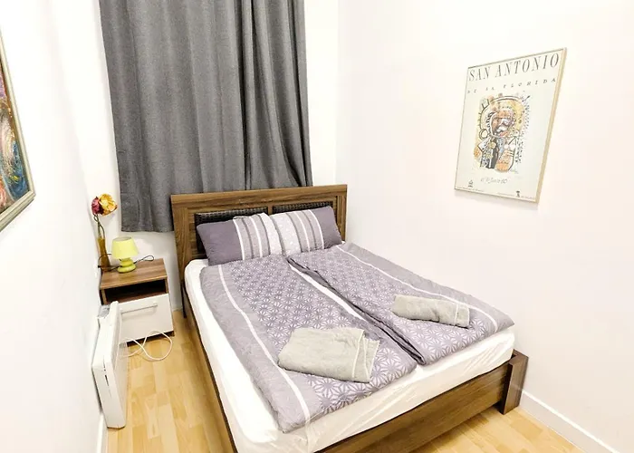 Comfortable In Lugner Area